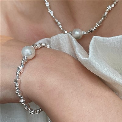 Messinghelmestega kullast käevõru